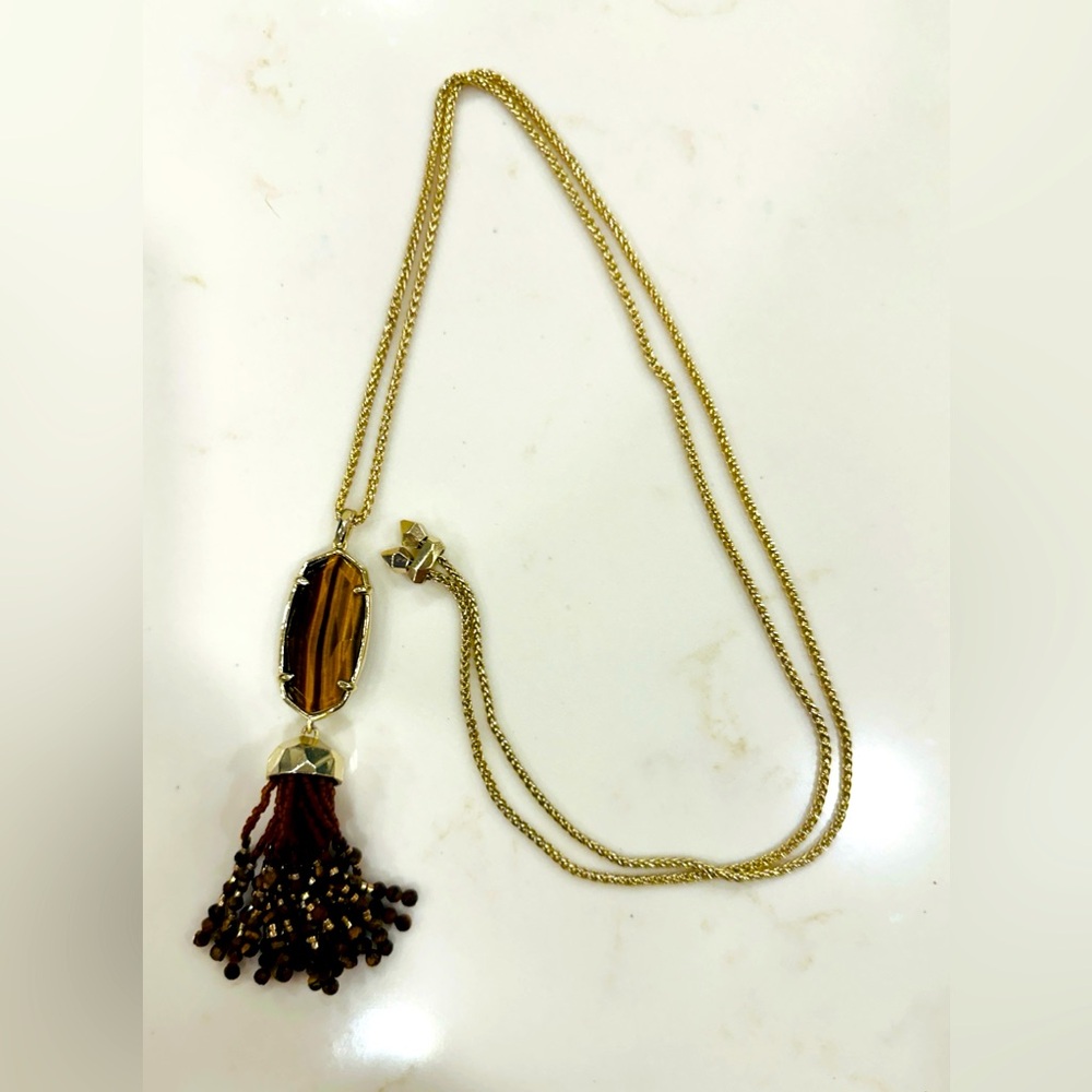 Kendra Scott necklace